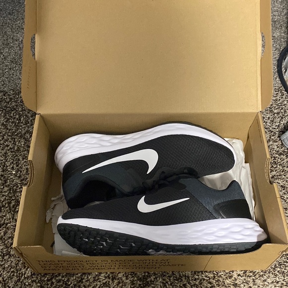 Nike Revolutions NN (size 9.5 W) - Picture 1 of 4